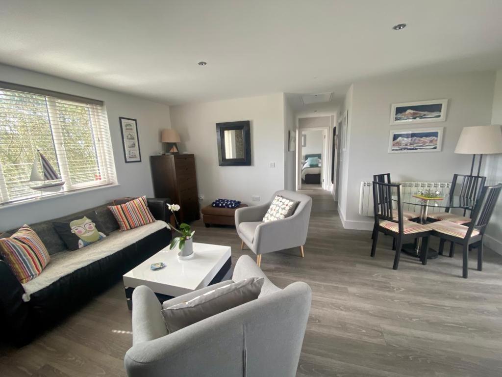 2 Bedroom Cottage Sleeps 4, With Pool Use, 세넨 외부 사진